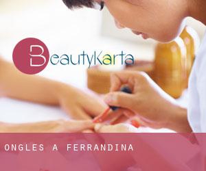 Ongles à Ferrandina